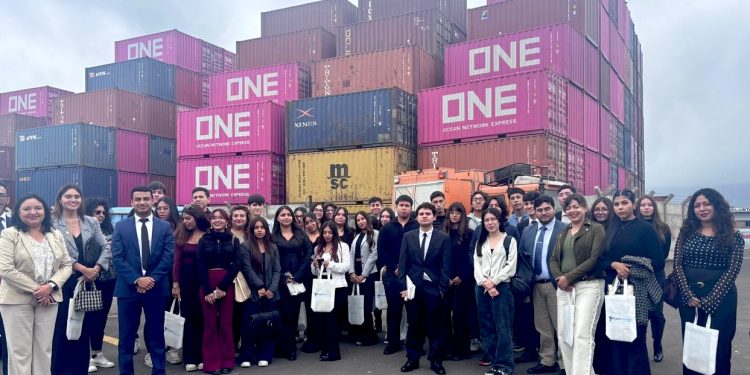 EPI fortalece vínculo con UNAP y capacita a estudiantes de Derecho