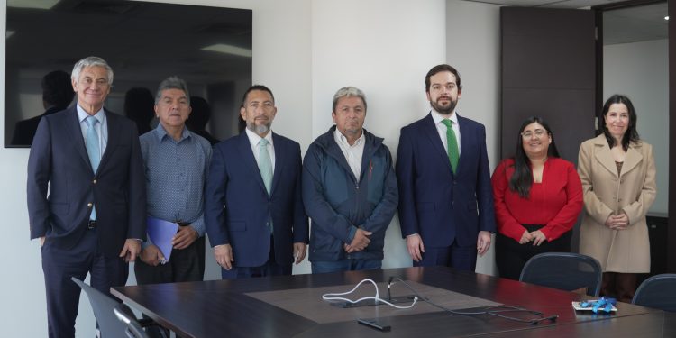 ANCCh y nueva autoridad de DAES sostienen primera reunión de trabajo para fortalecer el desarrollo del cooperativismo en Chile
