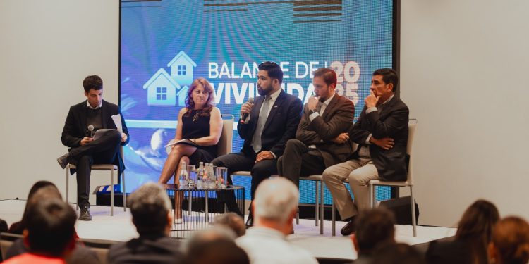 Expertos abordan crisis habitacional en la región: Estudio de la CChC Tarapacá revela déficit cercano a las 18 mil viviendas