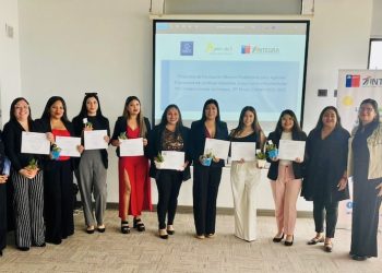 Agentes educativas de Tarapacá se titularon gracias al programa Crecer Más