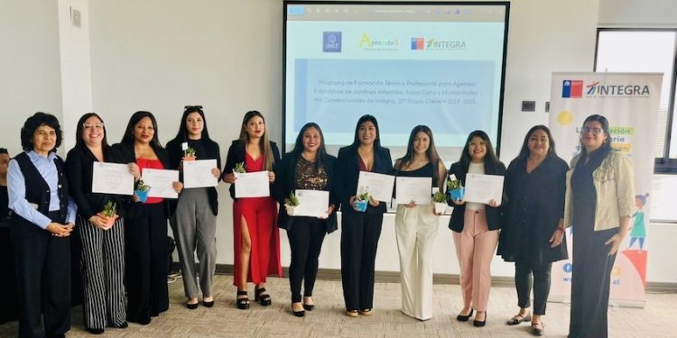 Agentes educativas de Tarapacá se titularon gracias al programa Crecer Más
