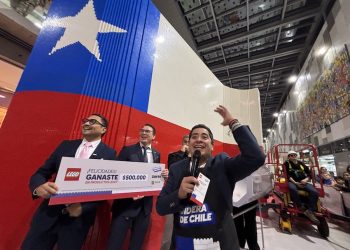 Fernando Godoy encabezó cierre de histórica bandera LEGO en Mall ZOFRI con masiva concurrencia de público