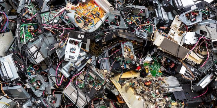 Día Mundial del Reciclaje: El desafío de dar una segunda vida a los residuos electrónicos en Chile
