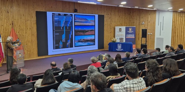 Lautaro Núñez inaugura año académico del Doctorado en Ciencias Sociales con reflexión sobre el futuro del desierto de Tarapacá