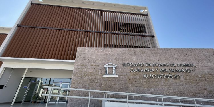 Juzgado de Alto Hospicio decreta la prisión preventiva de exfiscal regional por tráfico de drogas