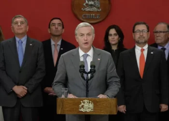 ¿Qué hay detrás del cambio de gabinete de Kast? Experto apunta a un mayor manejo político