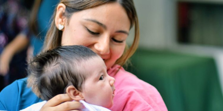 Proyecto analizará experiencias de maternidad en mujeres migrantes en Tarapacá