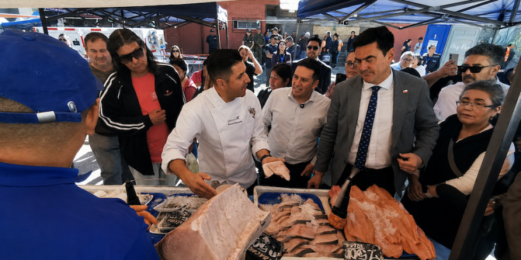Inician construcción de la primera política nacional para promover el consumo de productos del mar chileno