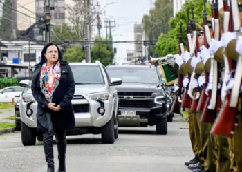 Ministra Steinert anunció proyecto para aumentar sueldo de carabineros en «comunas de riesgo» y para aspirantes