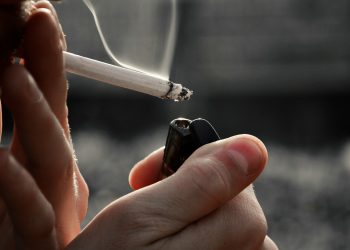 Mucho más que humo: El daño silencioso del cigarrillo en el corazón y los pulmones