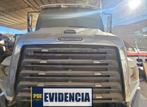 PDI recupera camión de alto tonelaje avaluado en más de $84 millones y detiene a mujer por receptación en Calama