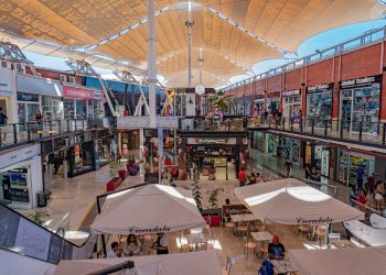 Doce tiendas del Mall ZOFRI compiten en el tradicional “Concurso de Vitrinas año 2026”