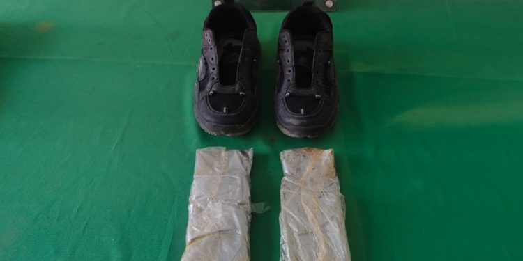 Can policial Kira detecta más de un kilo de ketamina oculto en zapatillas