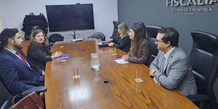 Seremi de MINVU y directora (s) de SERVIU se reúnen con fiscal regional por denuncia de presunta estafa en proyectos habitacionales