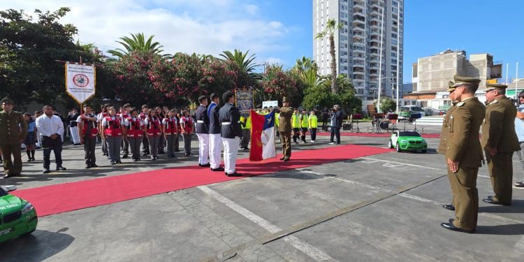 54 estudiantes juraron como Brigadistas Escolares en Iquique
