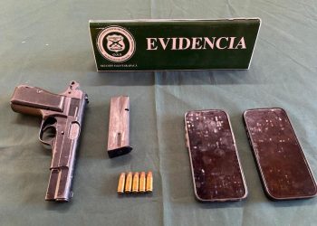 Carabineros detiene a dos individuos por disparos contra vehículo estacionado