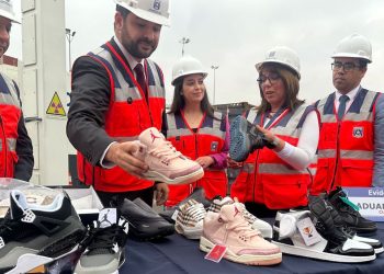 Aduana Regional Iquique interceptó millonario contrabando con casi 10 mil falsificaciones de zapatillas de lujo