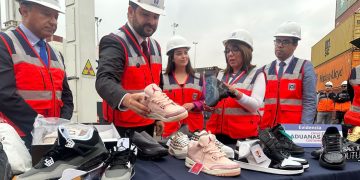 Aduana Regional Iquique interceptó millonario contrabando con casi 10 mil falsificaciones de zapatillas de lujo