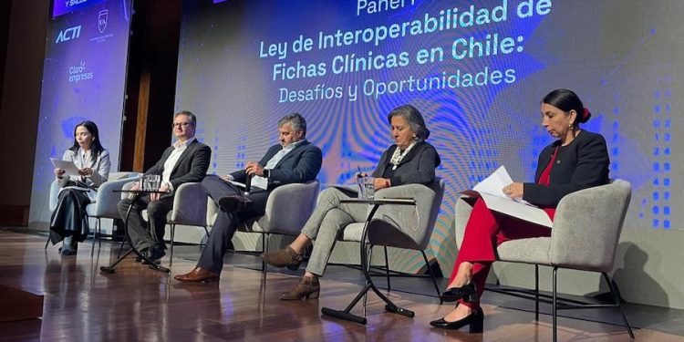 Encuentro “IA y Salud en Chile 2026” reunió a autoridades, expertos y empresas para abordar los desafíos de la inteligencia artificial en salud