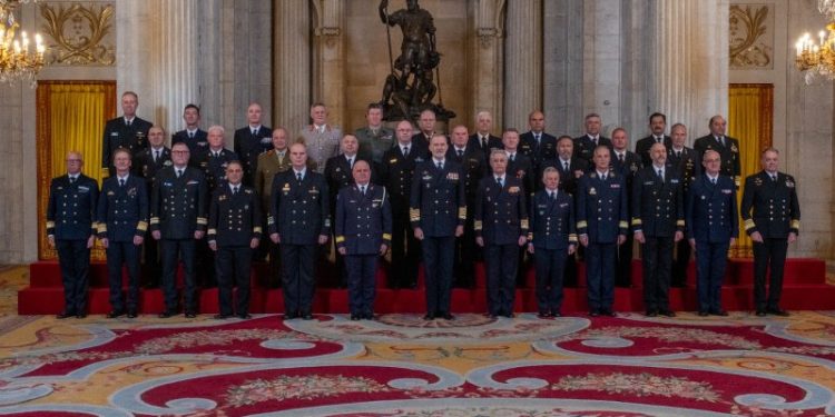 Armada de Chile fortalece lazos estratégicos en Europa durante el Foro CHENS 2026