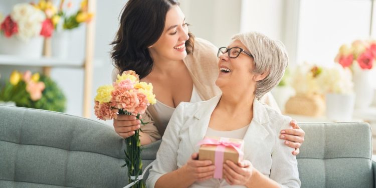 Cuidar a quienes nos cuidan: La importancia del bienestar de las madres