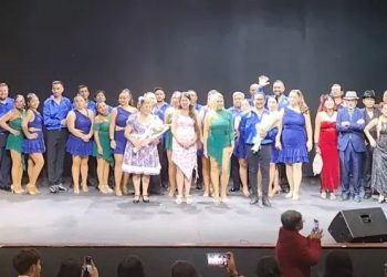 Espectacular presentación del Grupo Folklórico Terradanza en su homenaje a las Glorias Navales