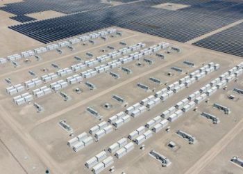 Ministra Ximena Rincón inauguró en Tarapacá planta fotovoltaica con uno de los sistemas de almacenamiento más grandes de Latinoamérica