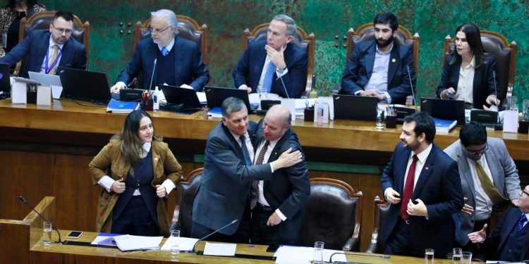 Reconstrucción en la Cámara: “Nos devuelve el entorno apropiado para aumentar las inversiones, el crecimiento y, sobre todo, el empleo”