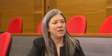 Experta valora medidas para agilizar atención oncológica en Isapres, pero advierte: “Moverán poco la aguja”