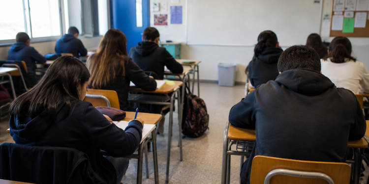 Gobierno llama a aprobar proyecto Escuelas Protegidas para fortalecer la seguridad de estudiantes y comunidades educativas