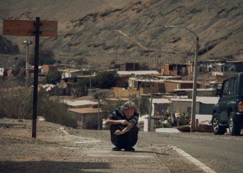 La poética del asfalto: Mike Velásquez lleva la mirada de Iquique al Festival Internacional FotoArica