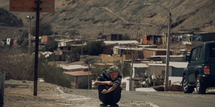 La poética del asfalto: Mike Velásquez lleva la mirada de Iquique al Festival Internacional FotoArica