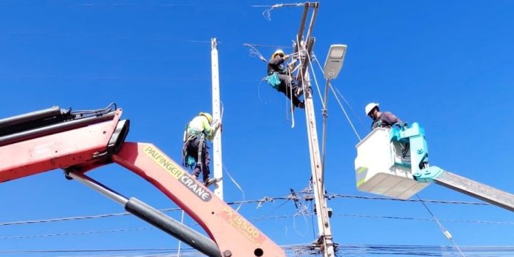 CGE refuerza infraestructura eléctrica en El Boro para mejorar calidad y continuidad del suministro 