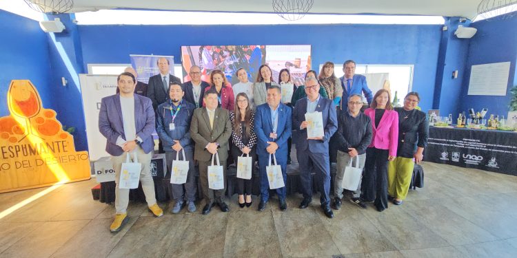 Universidad Arturo Prat presenta el primer “Espumante Vino del Desierto” y culmina exitoso proyecto de innovación regional