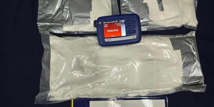 PDI detuvo a imputado tráfico de drogas en Aeropuerto Chacalluta