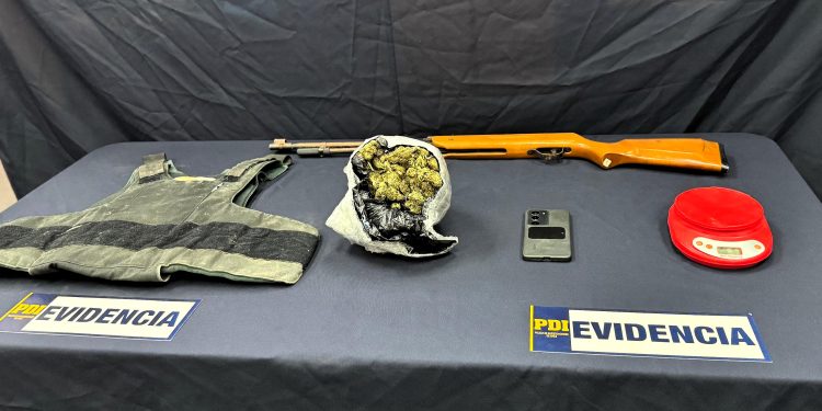 PDI detuvo a imputado por tráfico de drogas: Se incautó más de medio kilo de cannabis sativa