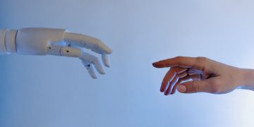 Inteligencia artificial: por qué expertos creen que Chile debe acelerar su adopción