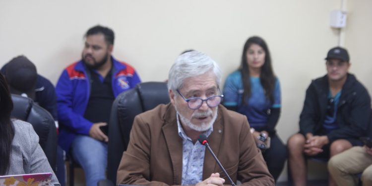 Consejero regional Carlos Ojeda solicita medidas urgentes para prevenir suicidios en el Morro de Arica