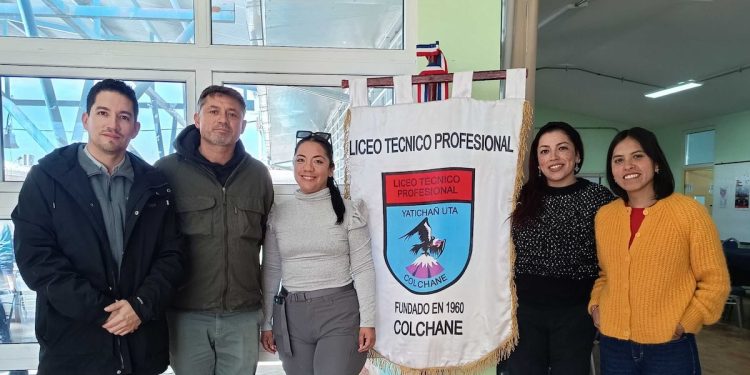 Estudiantes de liceos TP de la región acceden a formación pionera en habilidades del futuro