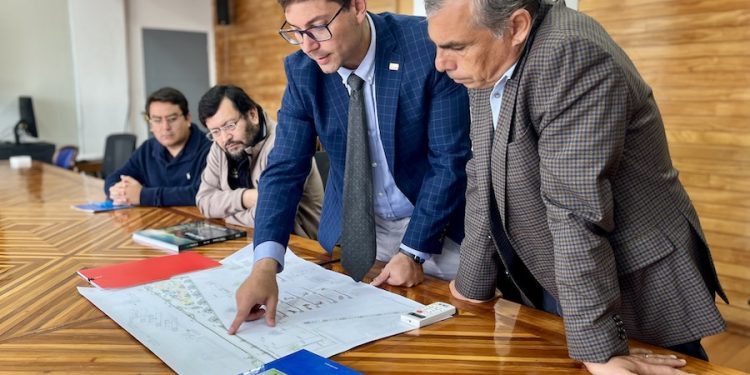 Energía, seguridad y desarrollo urbano marcan reunión entre Seremi y alcalde de Iquique