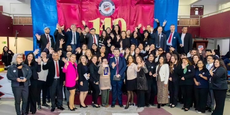 Liceo Emblemático Bernardo O’Higgins conmemoró 140 años de historia y servicio a la Educación Pública
