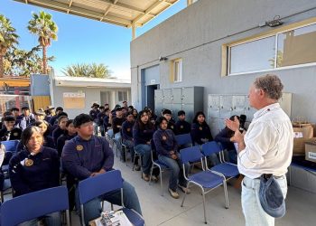 SEREMI de Agricultura dictó charla sobre riesgos agroclimáticos a estudiantes del Liceo Agrícola de Pica
