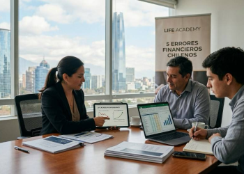 Los 5 errores financieros que más cometen los chilenos al comenzar a invertir y cómo evitarlos