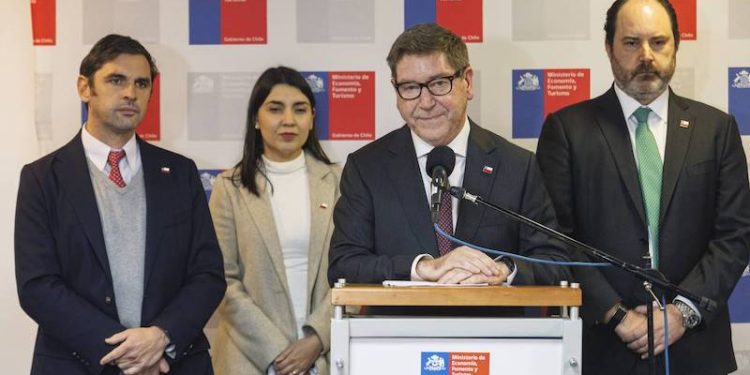 Arica y Parinacota aporta propuestas para la construcción del Plan Nacional de Entornos Digitales Seguros