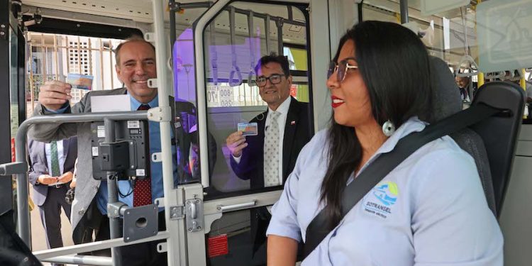 Biministro De Grange diagnostica los principales desafíos de movilidad de Arica