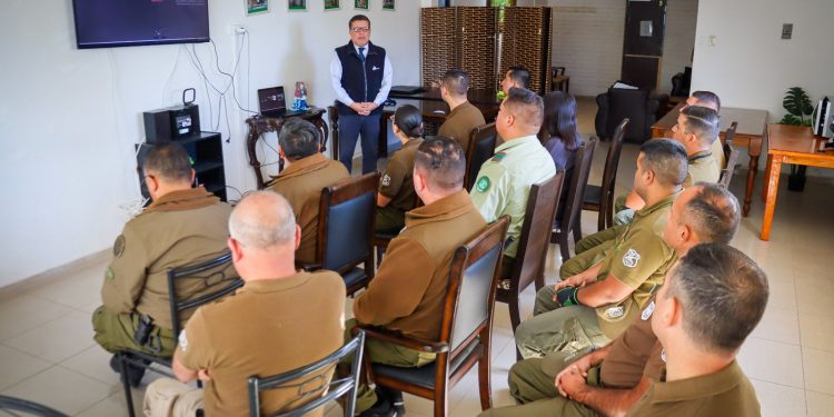 Defensoría de Tarapacá fortaleció orientación jurídica a Carabineros en comunas del Tamarugal