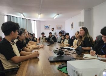 Estudiantes participan en mesas de conversación que recogen sus experiencias para incluir en el Plan Nacional de Entornos Seguros