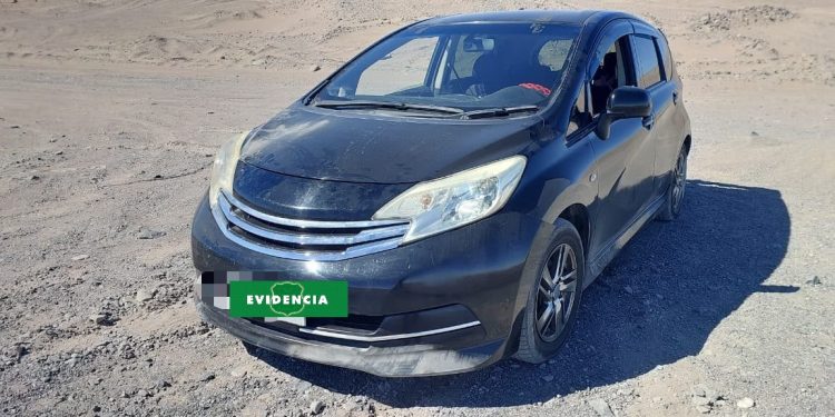 Carabineros recuperaron en sector de Pica vehículo robado en Alto Hospicio