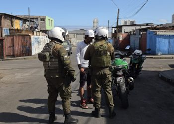 Patrulla de Acción Rápida de Carabineros detuvo a tres prófugos de la justicia en Iquique