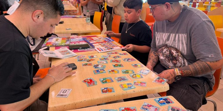 Tras exitosa primera jornada, Mall ZOFRI realizará segundo gran intercambio de láminas del Mundial